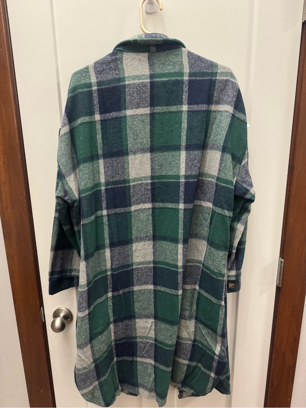 Long Plaid Button-Up Shirt Jacket in Green and Navy - Picture 2 of 4